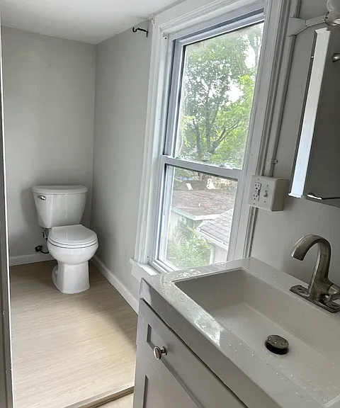 525 W Green St #4 — Photo 8