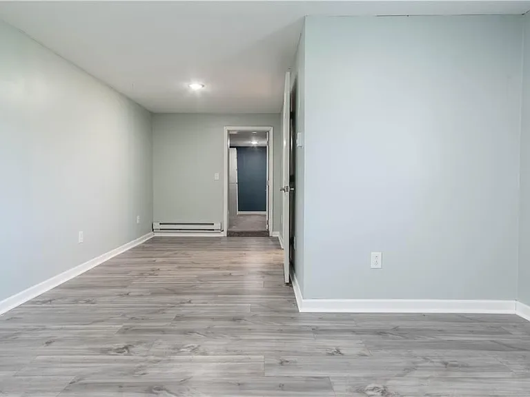 14530 Dodge Ave — Photo 30