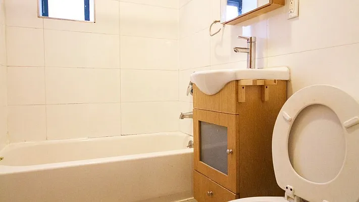 Rented by Nooklyn NYC LLC | media 17