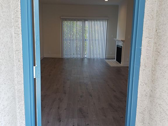 5th image of 12840 Moorpark St
