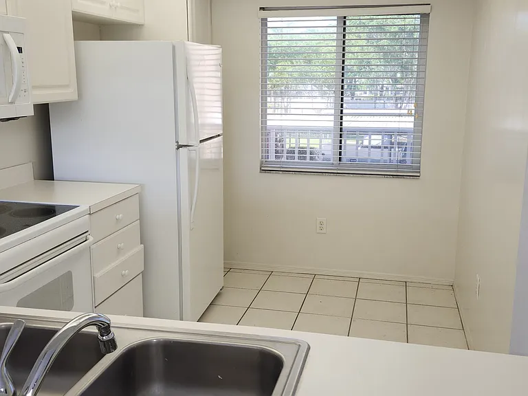 14831 Park Lake Dr #207 — Photo 6