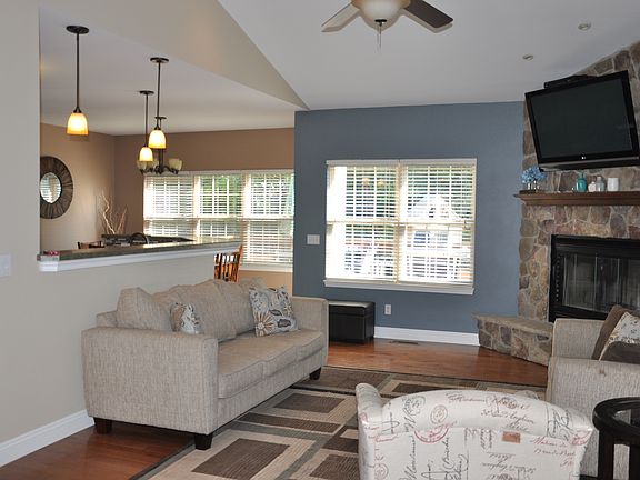 3rd image of 7032 Augusta Dr