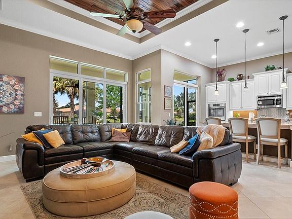 5th image of 10563 SW Capraia Way