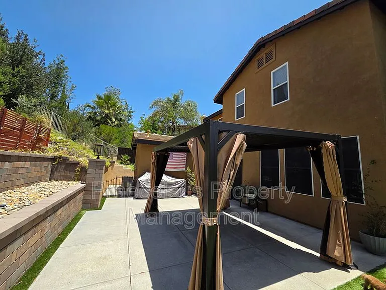 2819 Savannah Ct — Photo 21