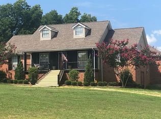 2170 Limerock Dr, Columbus, MS 39701