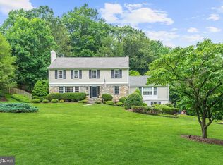 7701 Savannah Dr, Bethesda, MD 20817