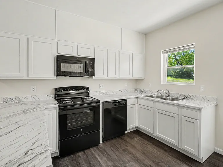 29 Warsaw Ave #1 — Photo 21