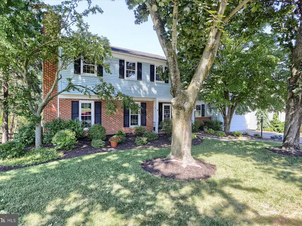 11 Hellam Dr, Mechanicsburg, PA 17055