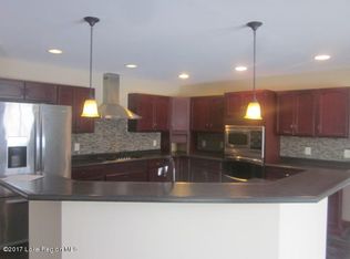 830 8th Ave SW, Perham, MN 56573