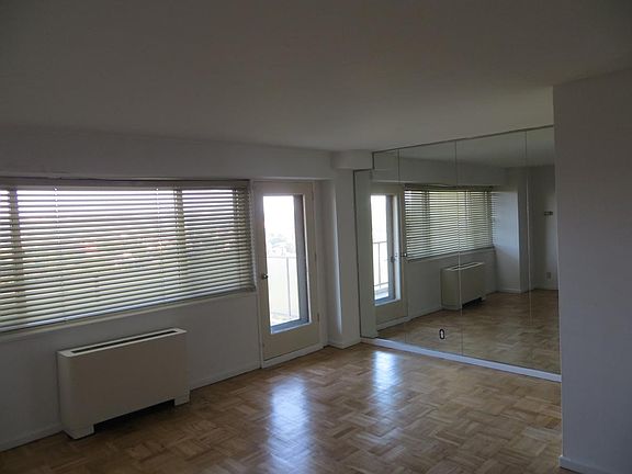 4th image of 377 S Harrison St APT 19II
