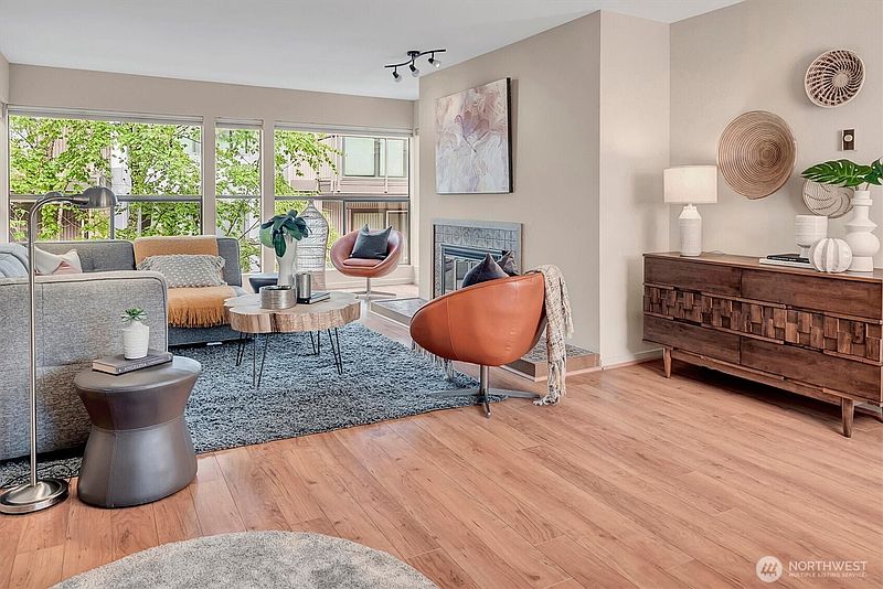 5th image of 5025 California Avenue SW #406