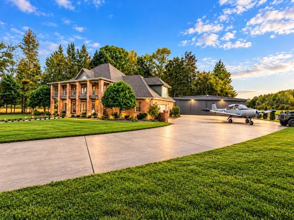 106 W Crosswinds Ct, Tullahoma, TN 37388