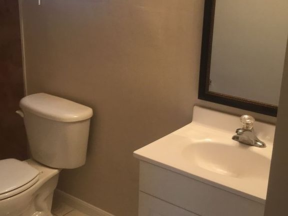 5th image of 211 SE 23rd Pl #213