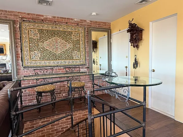 102 Ogden Avenue image 5 of 33