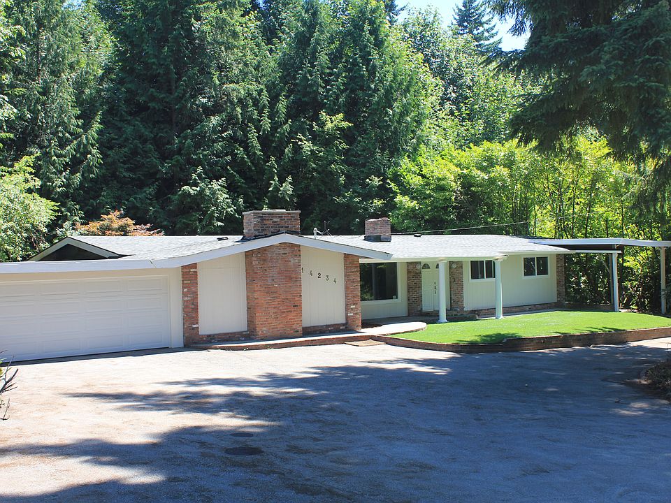 Double driveway entry