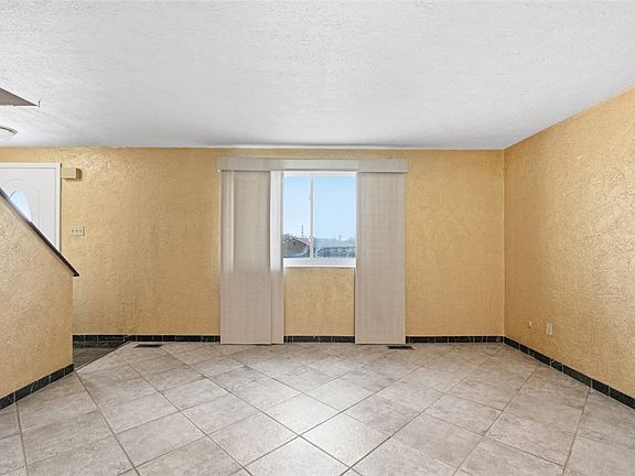 4th image of 720 Blueberry St