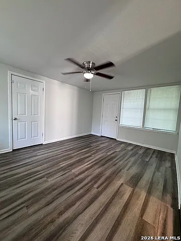 211 Cresham Dr — Photo 4