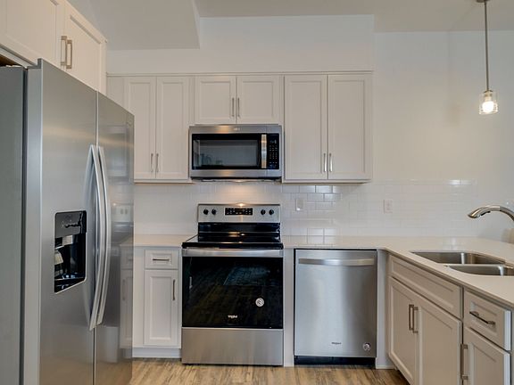 4th image of 3108 Elm Hill Pike #B
