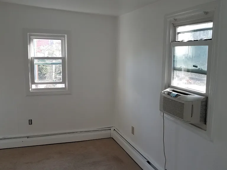 9311 Caroline Ave — Photo 8