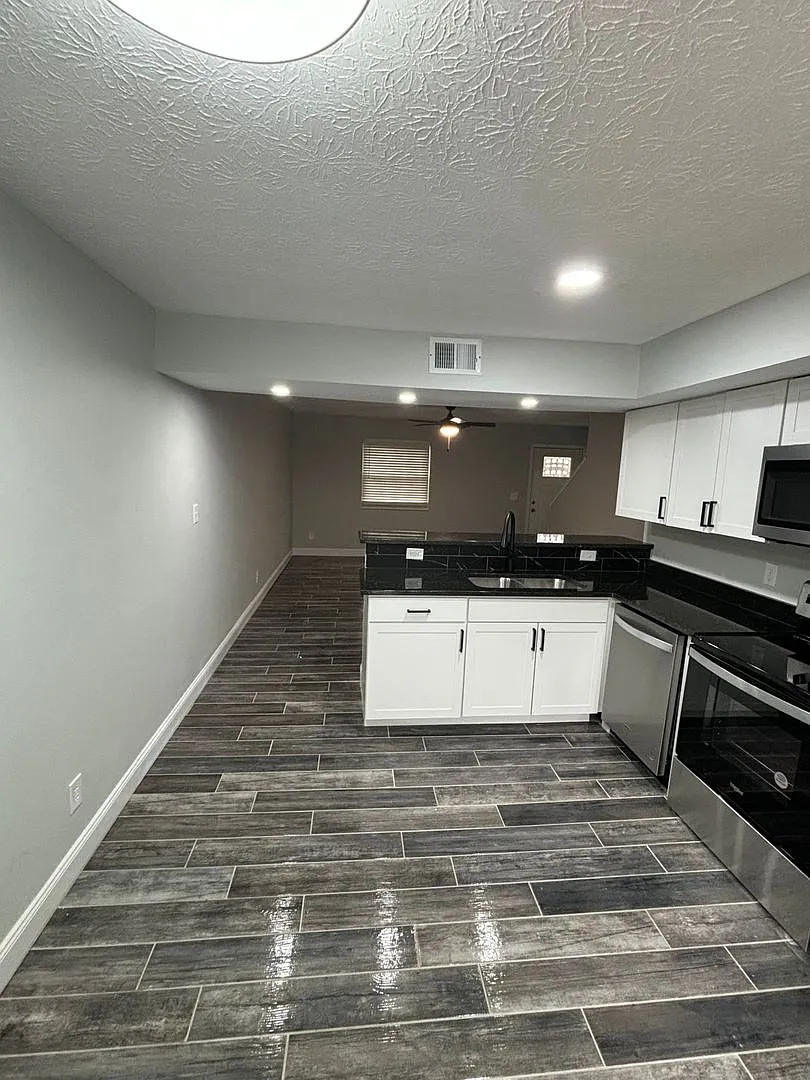 Building Photo - 3224 Summerhill Ln