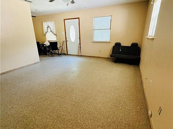 5th image of 3908 Jenica St