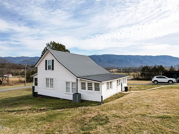 4th image of 150 Camp Creek Rd