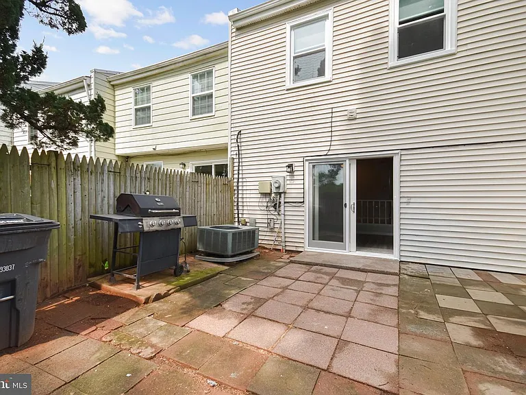 8853 Teakwood Ct — Photo 23