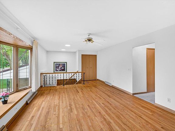 5th image of 326 Racine Road