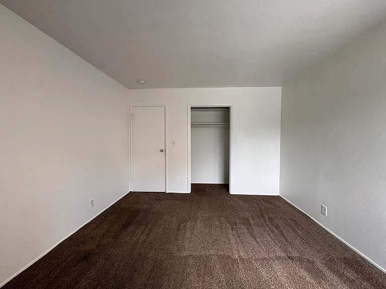 216 Orange St — Photo 16