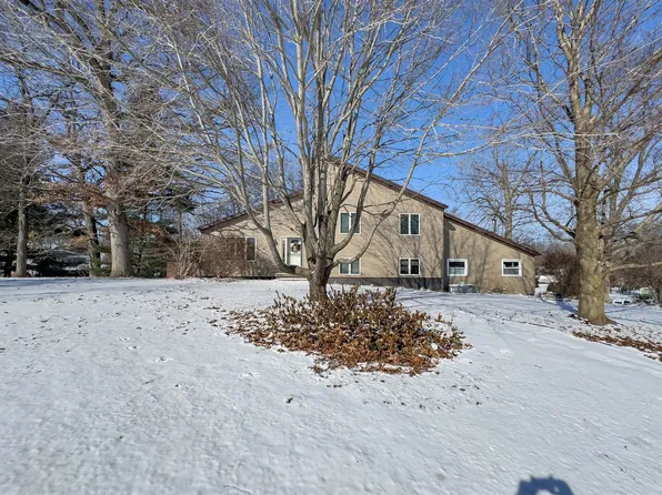 4910 Country Ln, Heyworth, IL 61745