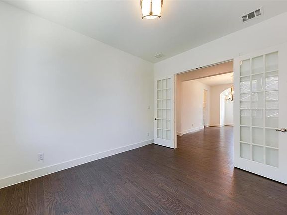 4th image of 8601 Sand Hills Dr