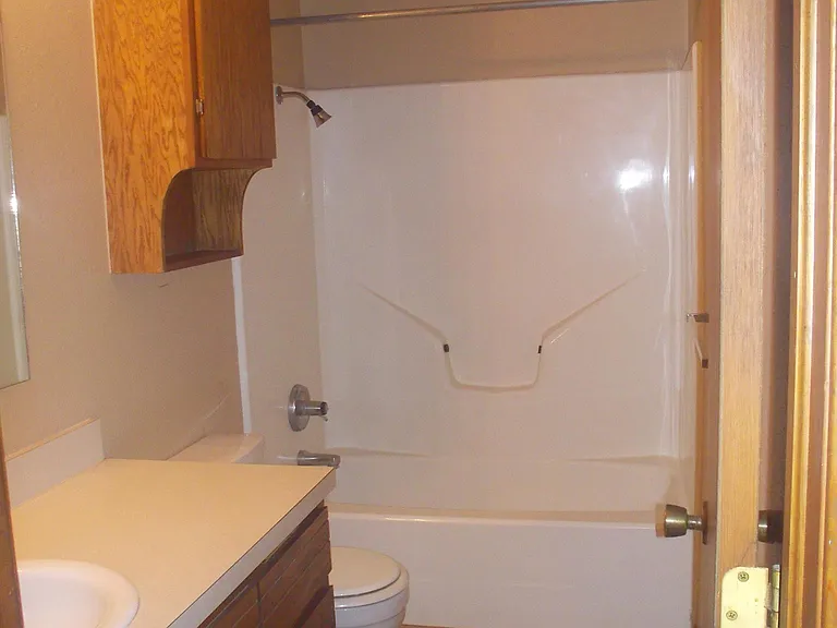 424 N Indiana St — Photo 6