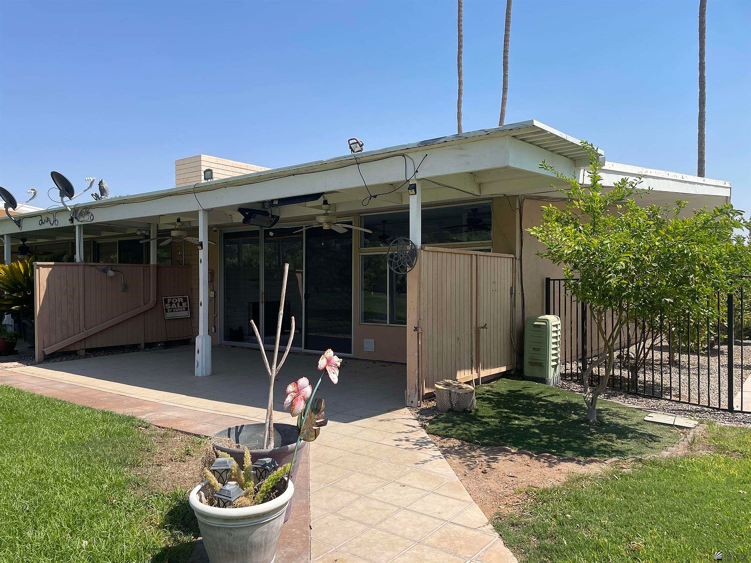 500 E Country Club Dr UNIT 16