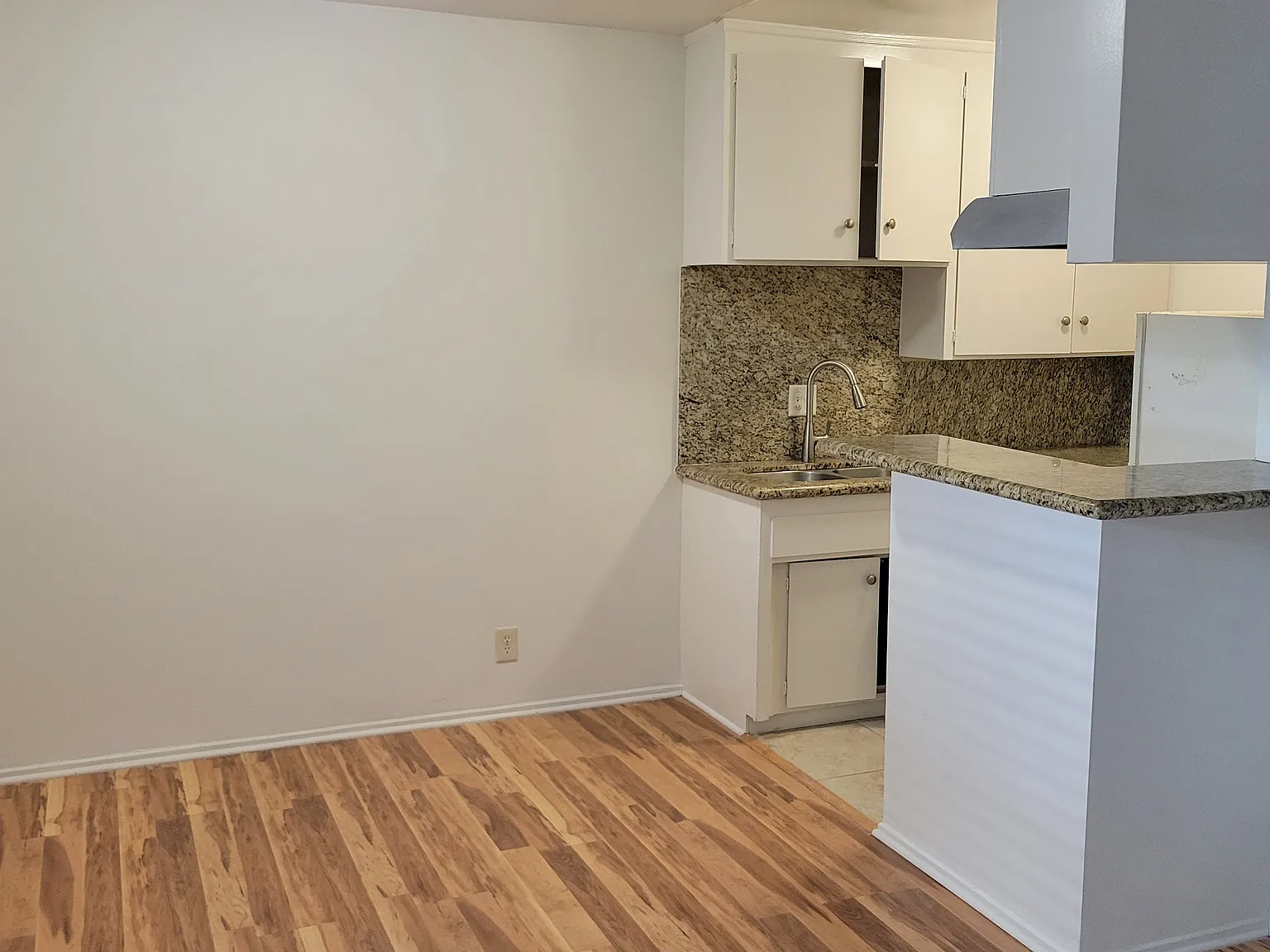 12485 Walsh Ave — Photo 4