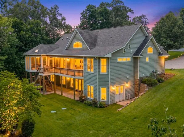 2250 Lovely Valley Rd, Wirtz, VA 24184