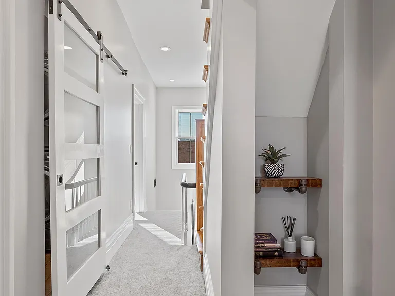 1027 Vinial St — Photo 24