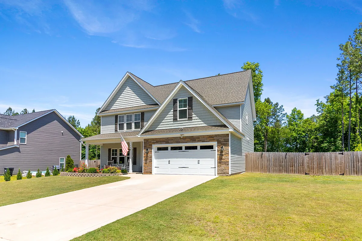 Building Photo - 60 Melvill Ln