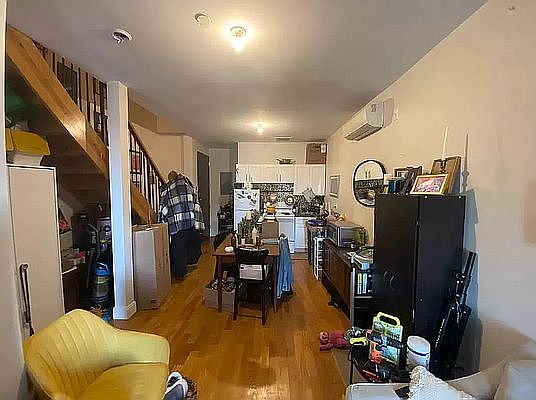 4th image of 695 Chauncey St Floor 3