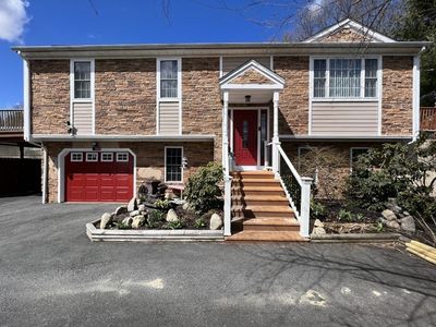 769 New Plainville Rd, New Bedford, MA, 02745