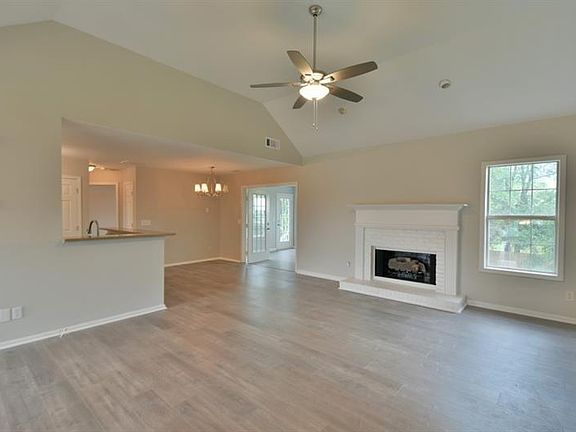 5th image of 41 Meadowbridge Dr