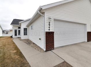 2944 35th St S, Moorhead, MN 56560