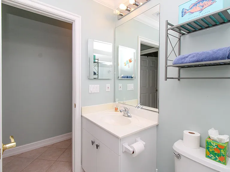 817 Carrick Bend Cir #101 — Photo 13