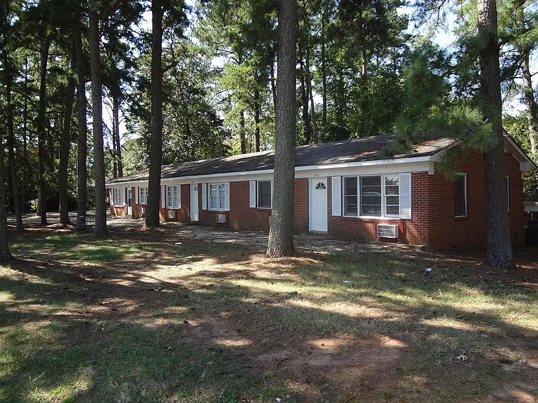 1300 Gorman St — Photo 1
