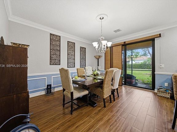3rd image of 110 Riverwalk Cir E