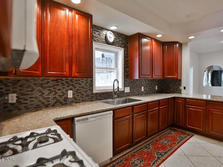 110 Stallion Dr — Photo 177
