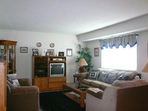 4th image of 128 Pointe Cir S #128