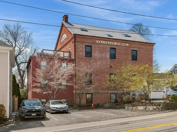 348 Maplewood Avenue #1, Portsmouth, NH 03801