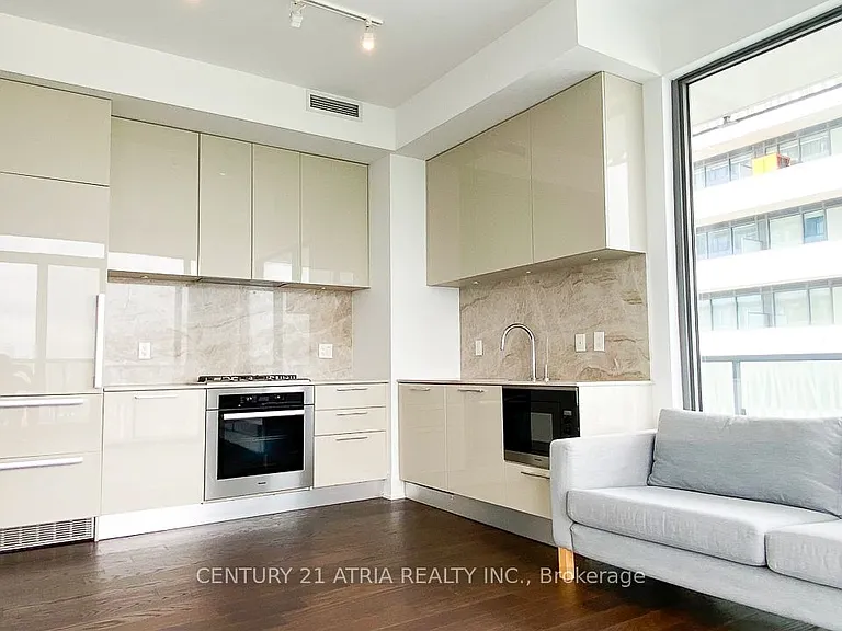 50 Charles St E #4906 — Photo 6