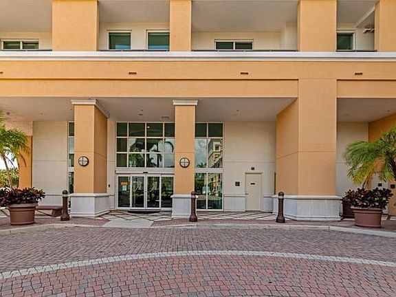 3rd image of 800 N Tamiami Trl Unit 1106
