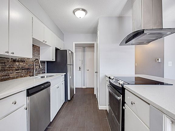 4th image of 4030-4038 Clark Ave #4036-B